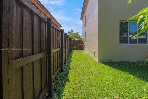 House in Homestead, Florida 4 bedrooms, 255.67 sq.m. № 1893220 - photo 18