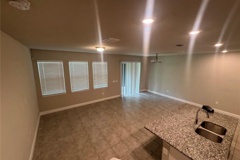 Touwnhouse à louer à Winter Park, Floride: 3 chambres, 220.92 m2 № 2380919 - photo 5