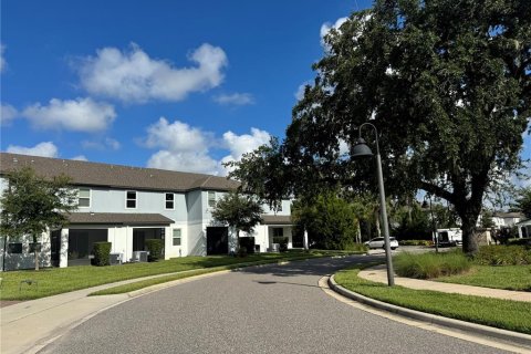 Touwnhouse à louer à Winter Park, Floride: 3 chambres, 220.92 m2 № 2380919 - photo 2