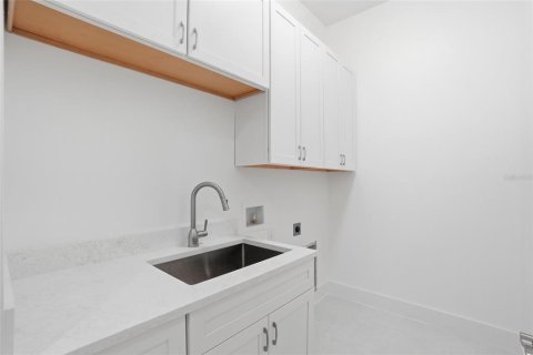 House in Punta Gorda, Florida 4 bedrooms, 204.85 sq.m. № 2122758 - photo 29