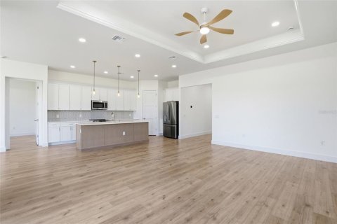 House in Punta Gorda, Florida 4 bedrooms, 204.85 sq.m. № 2122758 - photo 7