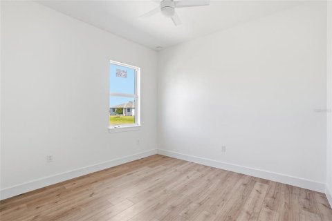House in Punta Gorda, Florida 4 bedrooms, 204.85 sq.m. № 2122758 - photo 23