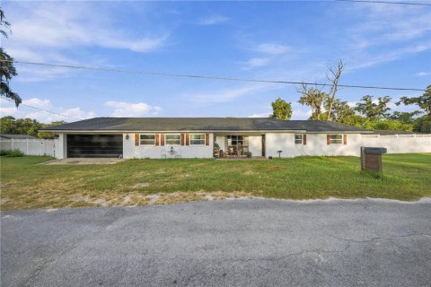 House in Ocala, Florida 3 bedrooms, 168.52 sq.m. № 2393831
