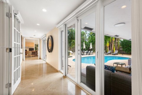 House in Fort Lauderdale, Florida 5 bedrooms, 273.88 sq.m. № 1850316 - photo 18