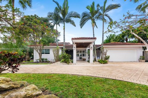House in Fort Lauderdale, Florida 5 bedrooms, 273.88 sq.m. № 1850316