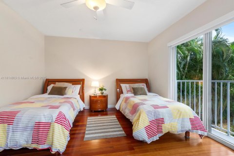 House in Fort Lauderdale, Florida 5 bedrooms, 273.88 sq.m. № 1850316 - photo 25