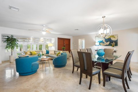 House in Fort Lauderdale, Florida 5 bedrooms, 273.88 sq.m. № 1850316 - photo 10