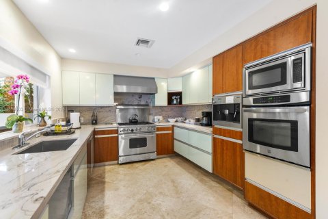 House in Fort Lauderdale, Florida 5 bedrooms, 273.88 sq.m. № 1850316 - photo 15