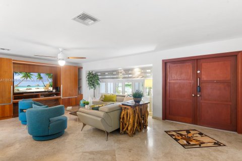 House in Fort Lauderdale, Florida 5 bedrooms, 273.88 sq.m. № 1850316 - photo 12