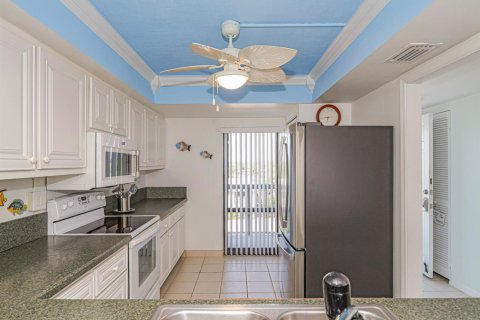 Condo in Vero Beach, Florida, 2 bedrooms № 2188371 - photo 7