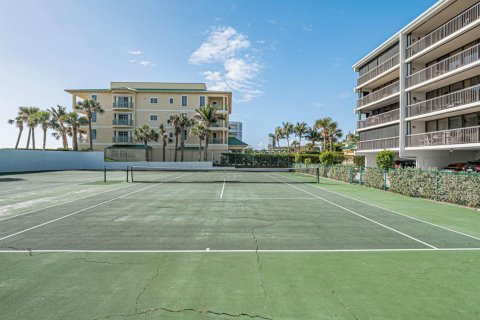 Condo in Vero Beach, Florida, 2 bedrooms № 2188371 - photo 28