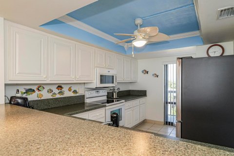 Condo in Vero Beach, Florida, 2 bedrooms № 2188371 - photo 6