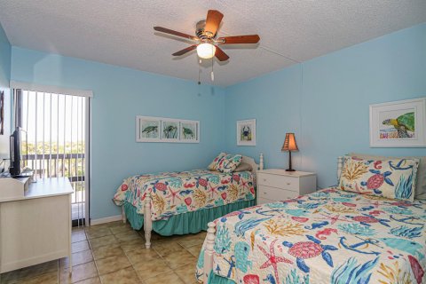 Condo in Vero Beach, Florida, 2 bedrooms № 2188371 - photo 16