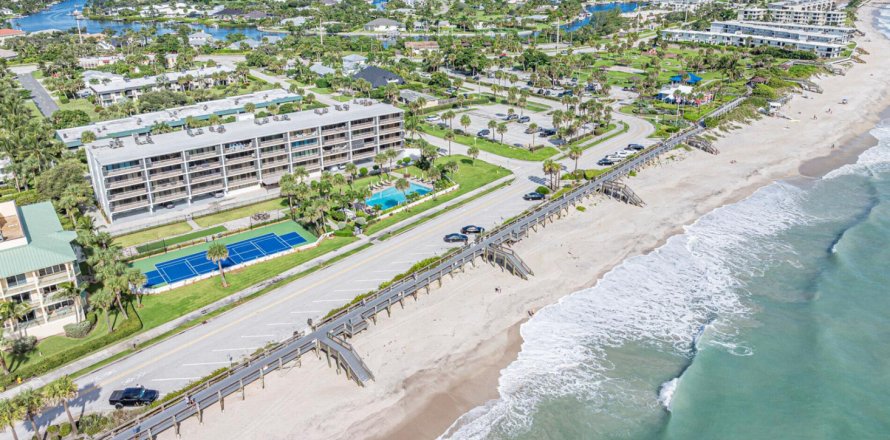 Condo in Vero Beach, Florida, 2 bedrooms № 2188371