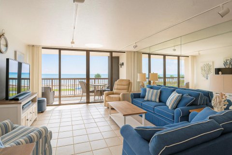 Condo in Vero Beach, Florida, 2 bedrooms № 2188371 - photo 4