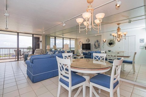 Condo in Vero Beach, Florida, 2 bedrooms № 2188371 - photo 12