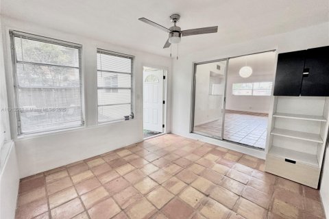 Copropriété à louer à Pembroke Pines, Floride: 1 chambre, 71.53 m2 № 1971142 - photo 15