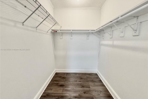 Copropriété à louer à Pembroke Pines, Floride: 1 chambre, 71.53 m2 № 1971142 - photo 13