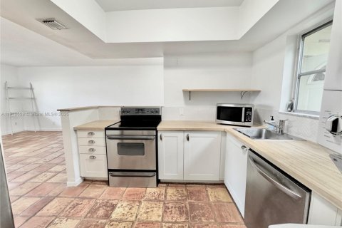 Copropriété à louer à Pembroke Pines, Floride: 1 chambre, 71.53 m2 № 1971142 - photo 8