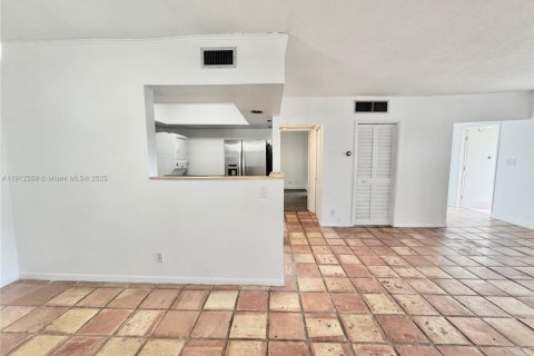 Copropriété à louer à Pembroke Pines, Floride: 1 chambre, 71.53 m2 № 1971142 - photo 7