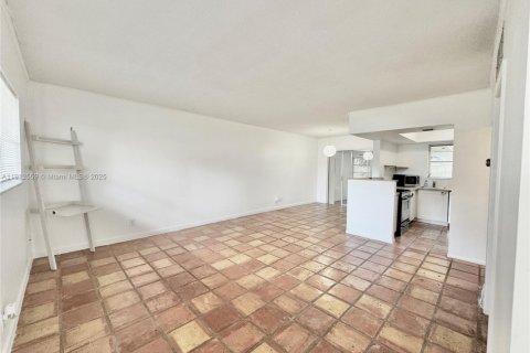 Copropriété à louer à Pembroke Pines, Floride: 1 chambre, 71.53 m2 № 1971142 - photo 4