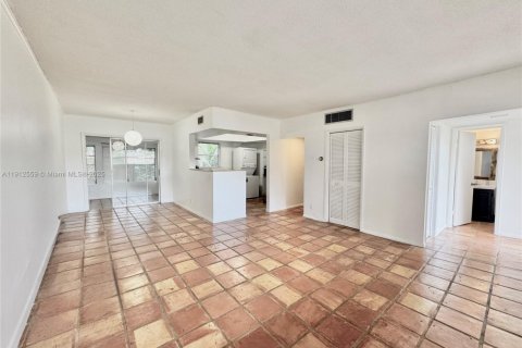 Copropriété à louer à Pembroke Pines, Floride: 1 chambre, 71.53 m2 № 1971142 - photo 5