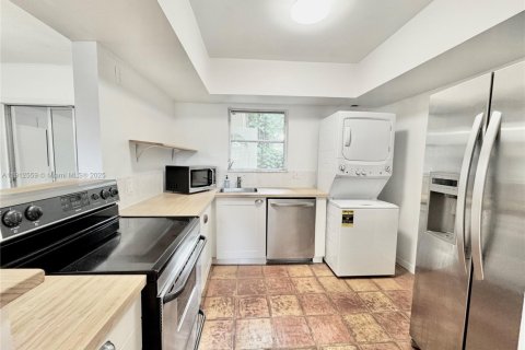 Copropriété à louer à Pembroke Pines, Floride: 1 chambre, 71.53 m2 № 1971142 - photo 3