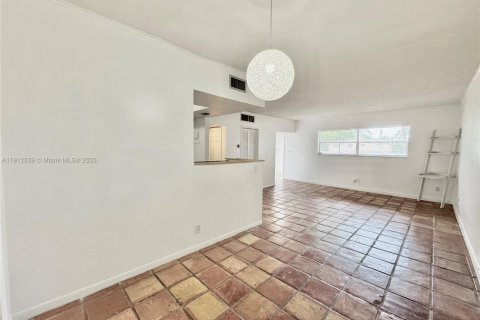 Copropriété à louer à Pembroke Pines, Floride: 1 chambre, 71.53 m2 № 1971142 - photo 6