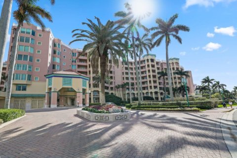 Condo in Boca Raton, Florida, 3 bedrooms  № 1011925 - photo 1