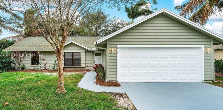 House in Port St. Lucie, Florida 3 bedrooms, 124.95 sq.m. № 1923705