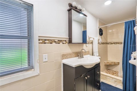 House in Tampa, Florida 4 bedrooms, 169.55 sq.m. № 2422763 - photo 12