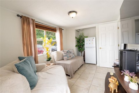 House in Tampa, Florida 4 bedrooms, 169.55 sq.m. № 2422763 - photo 16