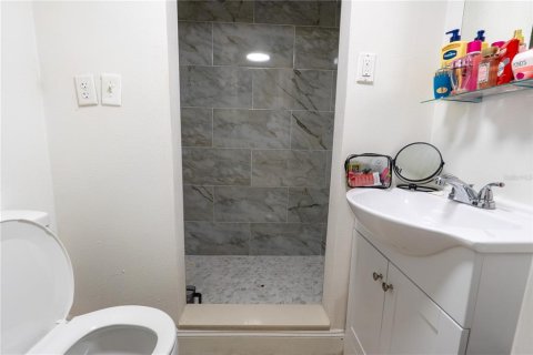 House in Tampa, Florida 4 bedrooms, 169.55 sq.m. № 2422763 - photo 24