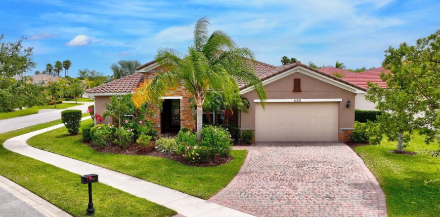 Villa ou maison à Port St. Lucie, Floride 4 chambres, 238.39 m2 № 2087449