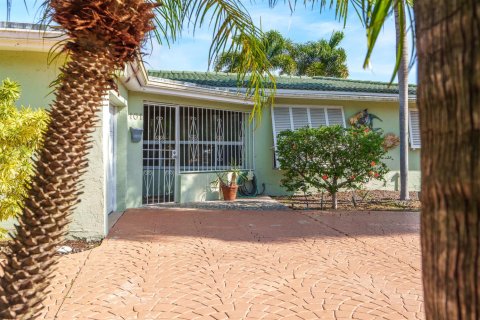 Casa en venta en Pompano Beach, Florida, 3 dormitorios, 127.46 m2 № 2175455 - foto 4