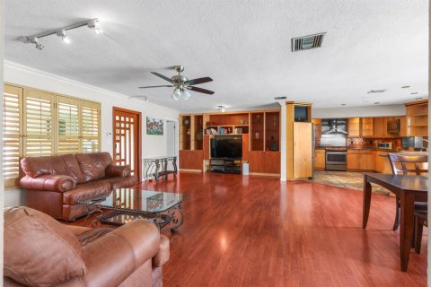 Casa en venta en Pompano Beach, Florida, 3 dormitorios, 127.46 m2 № 2175455 - foto 6