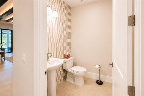 House in Sarasota, Florida 5 bedrooms, 281.77 sq.m. № 2228070 - photo 17