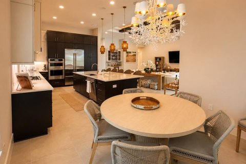 House in Sarasota, Florida 5 bedrooms, 281.77 sq.m. № 2228070 - photo 11