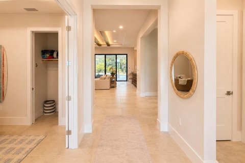 House in Sarasota, Florida 5 bedrooms, 281.77 sq.m. № 2228070 - photo 4