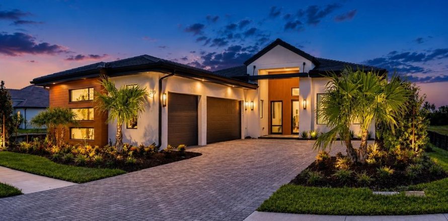 House in Sarasota, Florida 5 bedrooms, 281.77 sq.m. № 2228070