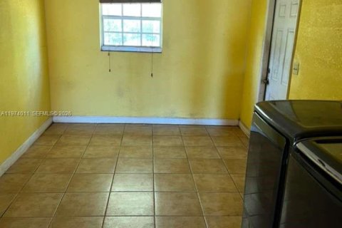 Villa ou maison à vendre à Miami Gardens, Floride: 3 chambres, 153.75 m2 № 2033645 - photo 7