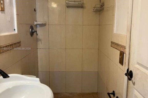 Villa ou maison à vendre à Miami Gardens, Floride: 3 chambres, 153.75 m2 № 2033645 - photo 9