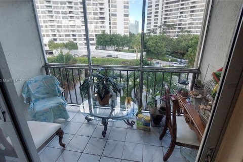 Copropriété à vendre à Hallandale Beach, Floride: 1 chambre, 76.18 m2 № 2013654 - photo 1