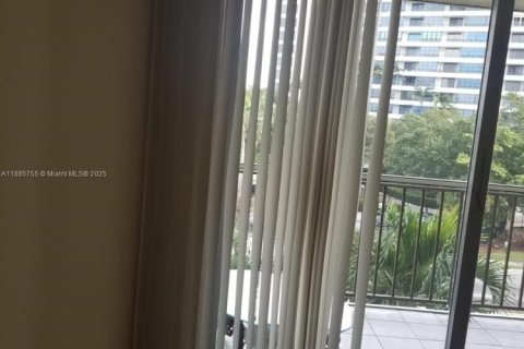 Copropriété à vendre à Hallandale Beach, Floride: 1 chambre, 76.18 m2 № 2013654 - photo 9