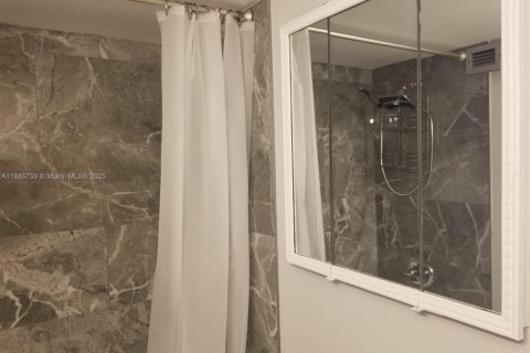 Copropriété à vendre à Hallandale Beach, Floride: 1 chambre, 76.18 m2 № 2013654 - photo 30