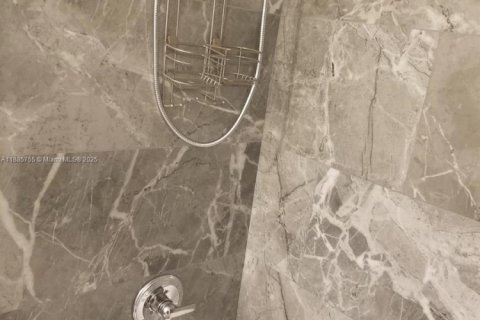 Copropriété à vendre à Hallandale Beach, Floride: 1 chambre, 76.18 m2 № 2013654 - photo 5