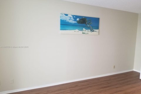 Copropriété à vendre à Hallandale Beach, Floride: 1 chambre, 76.18 m2 № 2013654 - photo 12