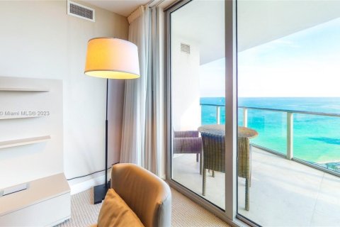 Купить кондоминиум в Холливуд, Флорида 1 спальня, 79.15м2, № 2058100 - фото 11