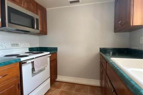 Touwnhouse à louer à Orlando, Floride: 2 chambres, 124.86 m2 № 2416579 - photo 9
