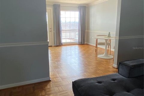 Touwnhouse à louer à Orlando, Floride: 2 chambres, 124.86 m2 № 2416579 - photo 5